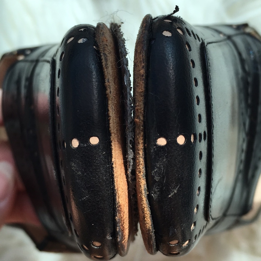 Authentic Chanel CC Logo Black Leather Heels - Picture 12 of 16
